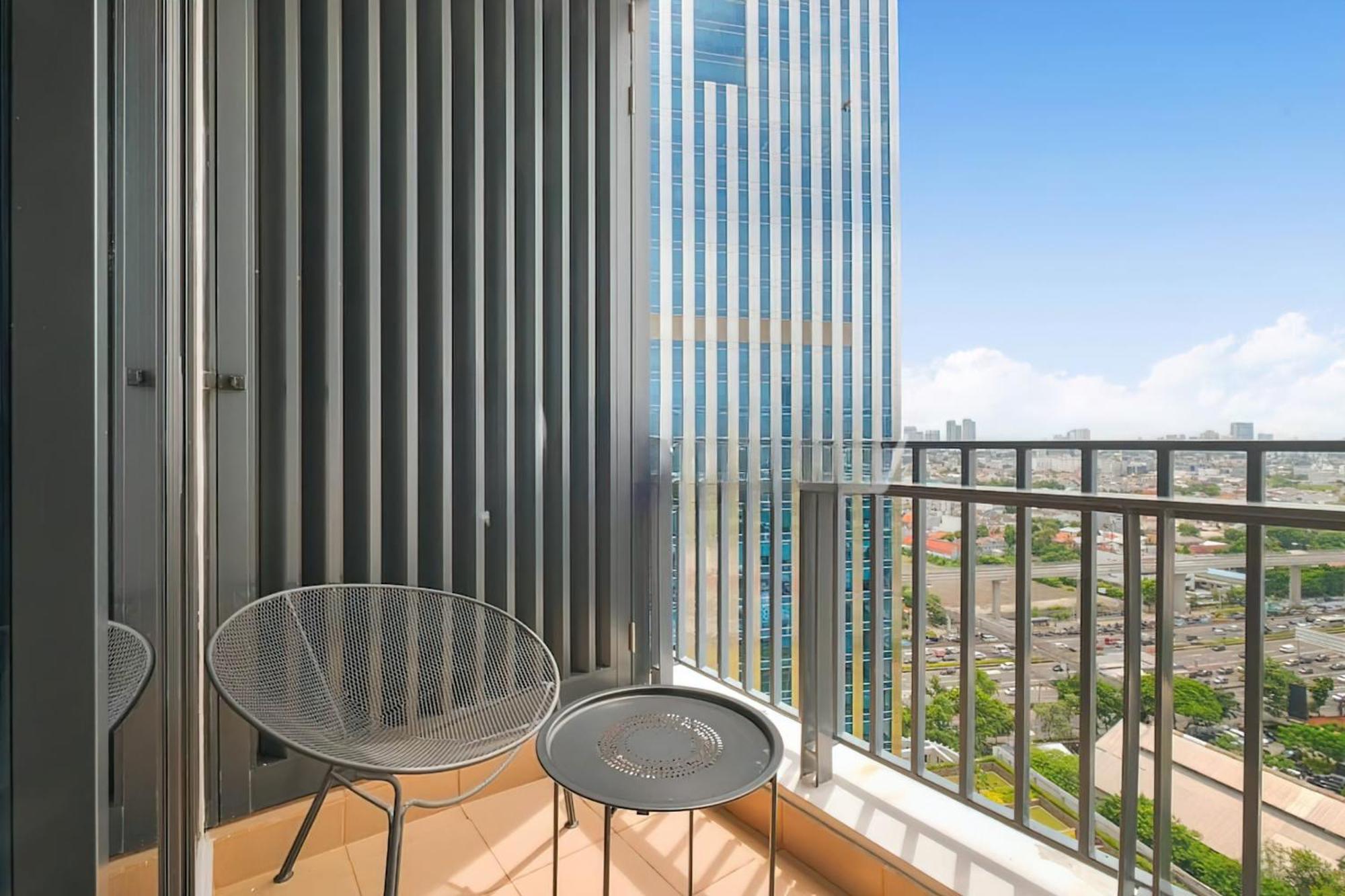 Samara By Emily In Apartemen *